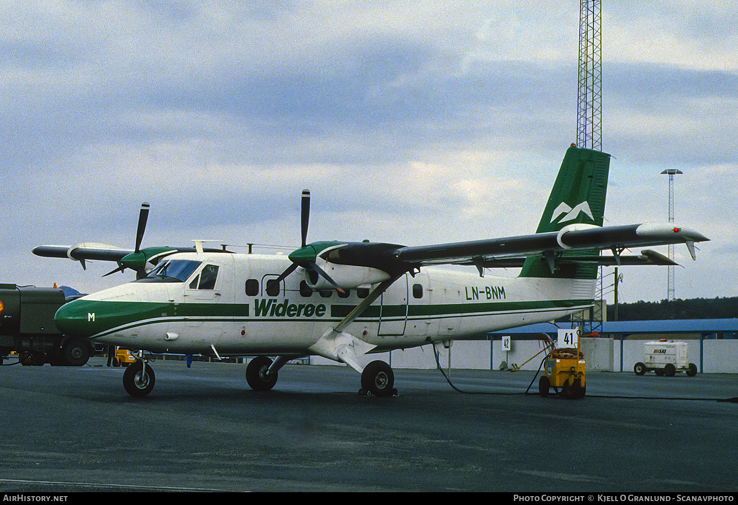 Aircraft Photo of LN-BNM | De Havilland Canada DHC-6-300 Twin Otter | Widerøe | AirHistory.net #556637