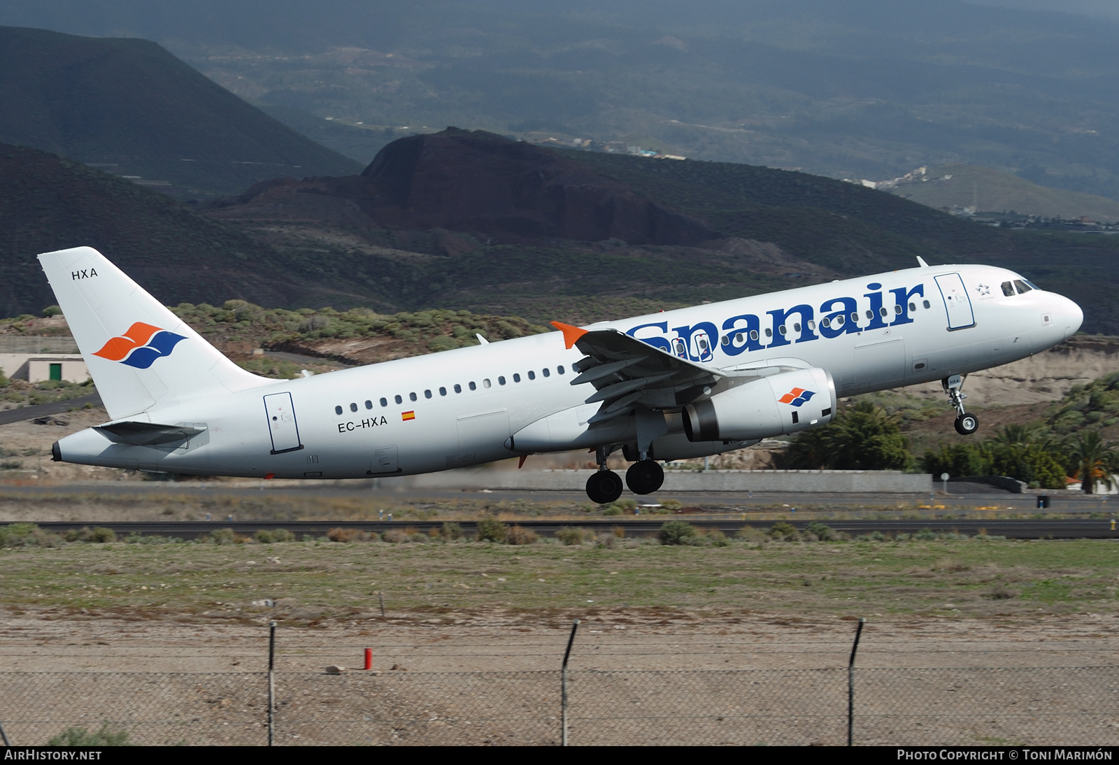 Aircraft Photo of EC-HXA | Airbus A320-232 | Spanair | AirHistory.net #556781