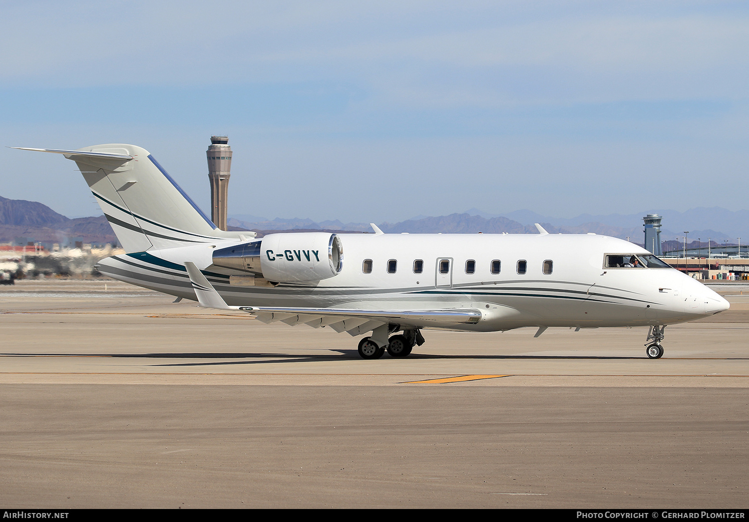 Aircraft Photo of C-GVVY | Bombardier Challenger 605 (CL-600-2B16) | AirHistory.net #556801