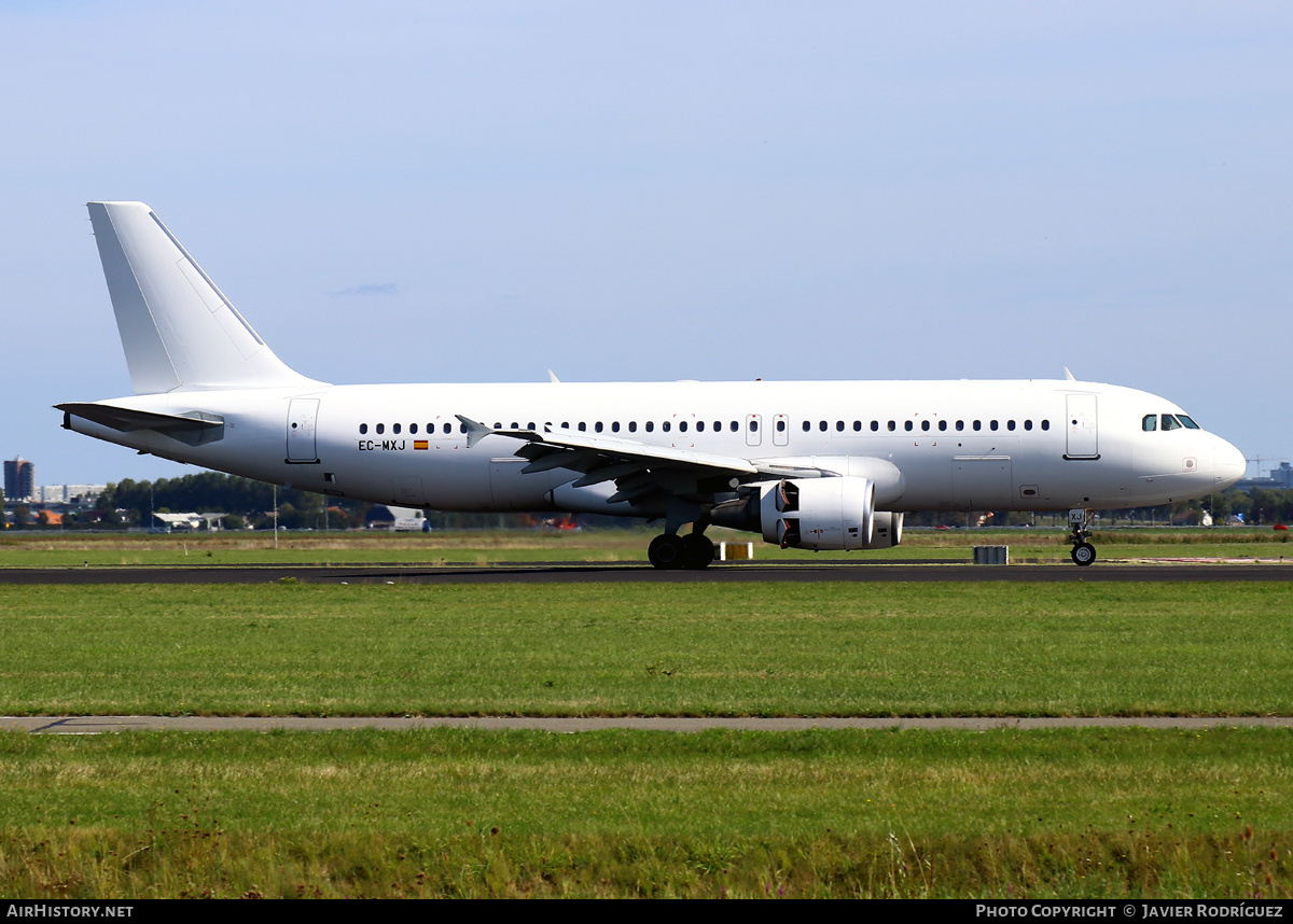 Aircraft Photo of EC-MXJ | Airbus A320-214 | AirHistory.net #556809