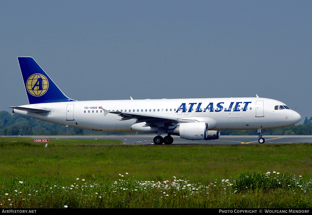 Aircraft Photo of TC-OGE | Airbus A320-214 | Atlasjet Airlines | AirHistory.net #556814