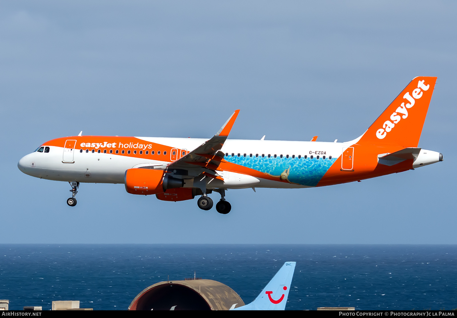 Aircraft Photo of G-EZOA | Airbus A320-214 | EasyJet | AirHistory.net #556911