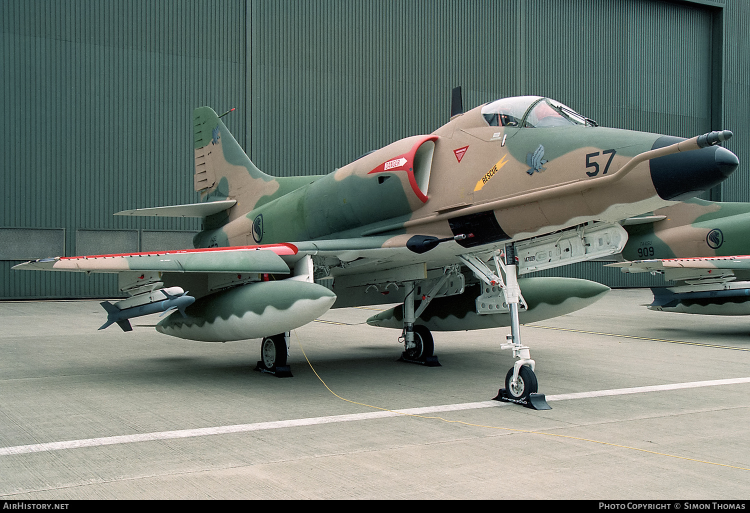 Aircraft Photo of 957 | McDonnell Douglas A-4SU Skyhawk | Singapore - Air Force | AirHistory.net #556957