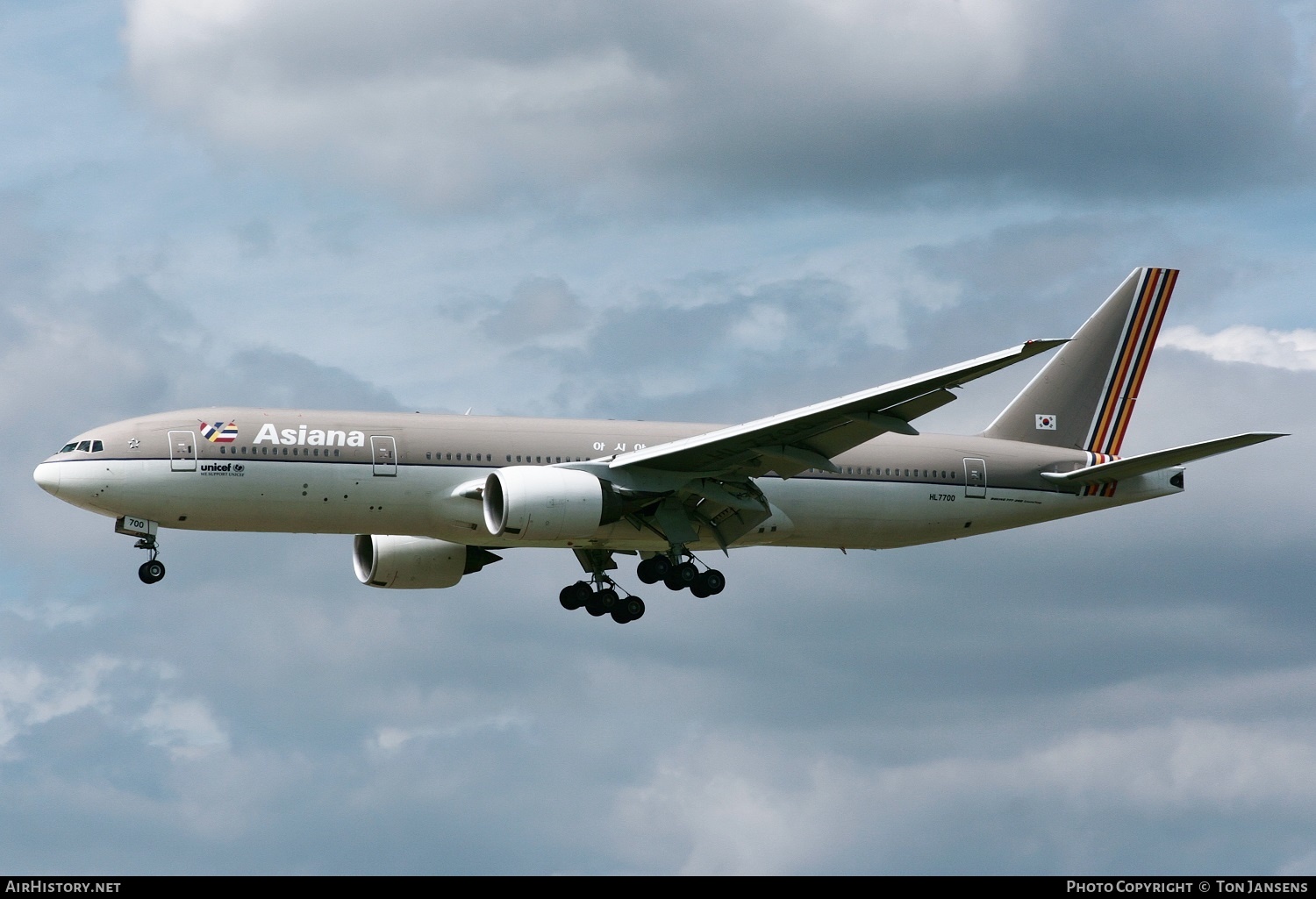 Aircraft Photo of HL7700 | Boeing 777-28E/ER | Asiana Airlines | AirHistory.net #556978