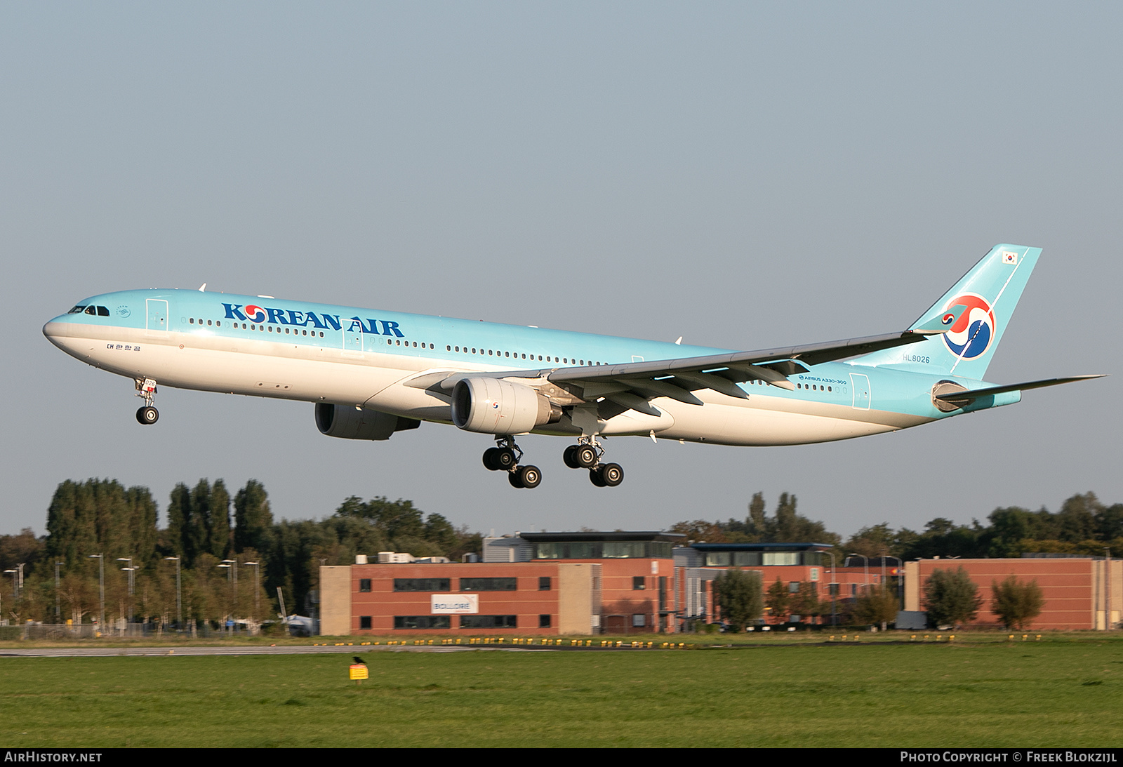 Aircraft Photo of HL8026 | Airbus A330-323 | Korean Air | AirHistory.net #557081