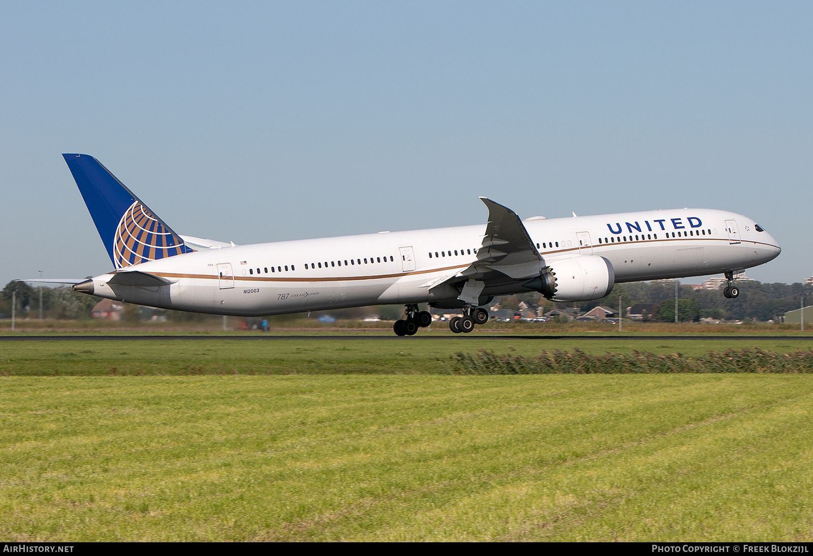 Aircraft Photo of N12003 | Boeing 787-10 Dreamliner | United Airlines | AirHistory.net #557138