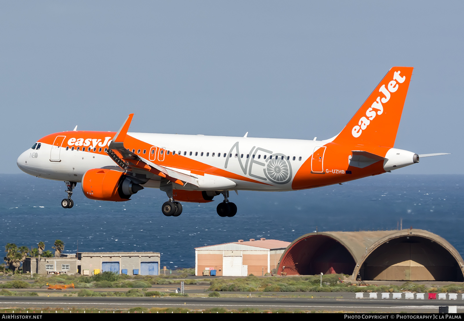 Aircraft Photo of G-UZHB | Airbus A320-251N | EasyJet | AirHistory.net #557265