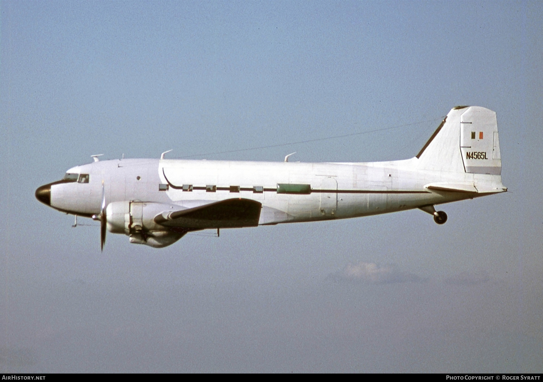 Aircraft Photo of N4565L | Douglas DC-3-201A | AirHistory.net #557273