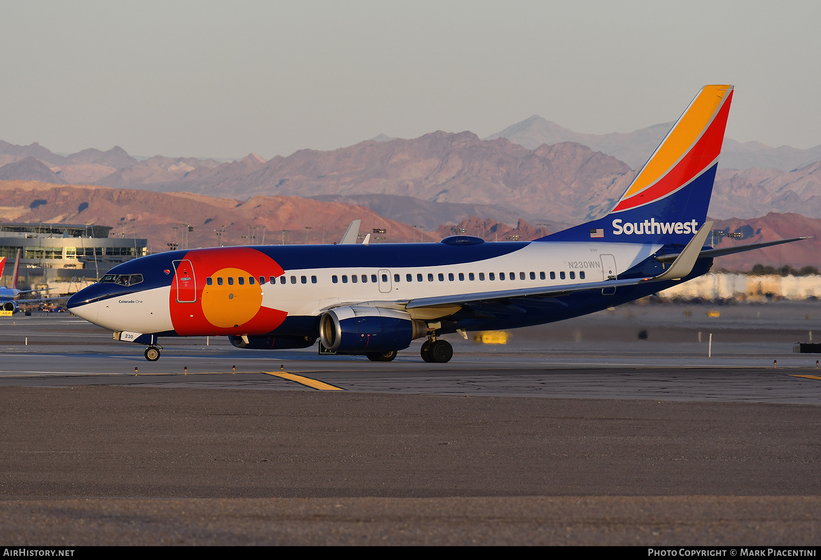 Aircraft Photo of N230WN | Boeing 737-7H4 | Southwest Airlines | AirHistory.net #557284