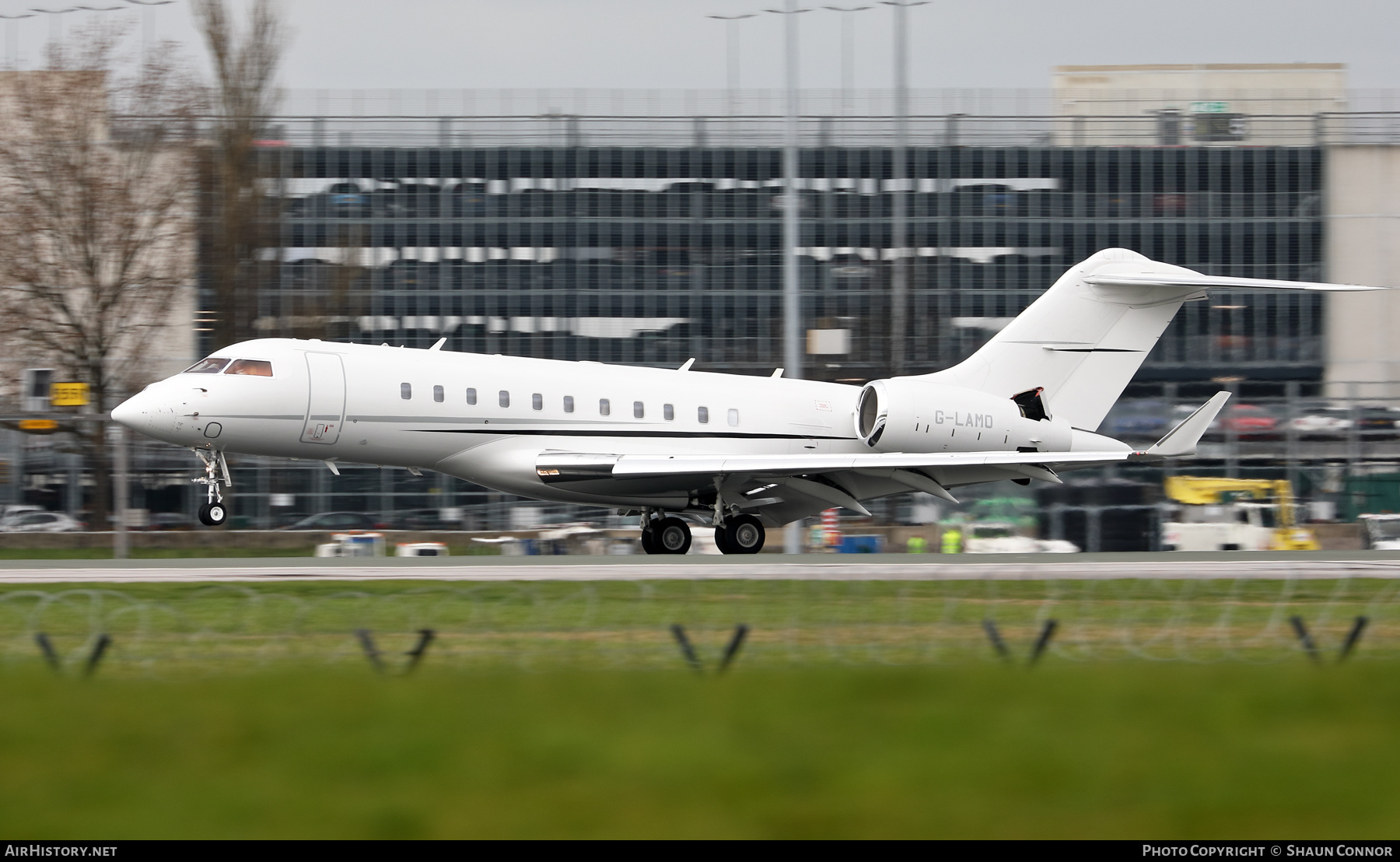 Aircraft Photo of G-LAMO | Bombardier Global 5000 (BD-700-1A11) | AirHistory.net #557326