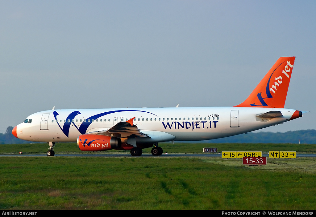 Aircraft Photo of I-LINH | Airbus A320-231 | Wind Jet | AirHistory.net #557446