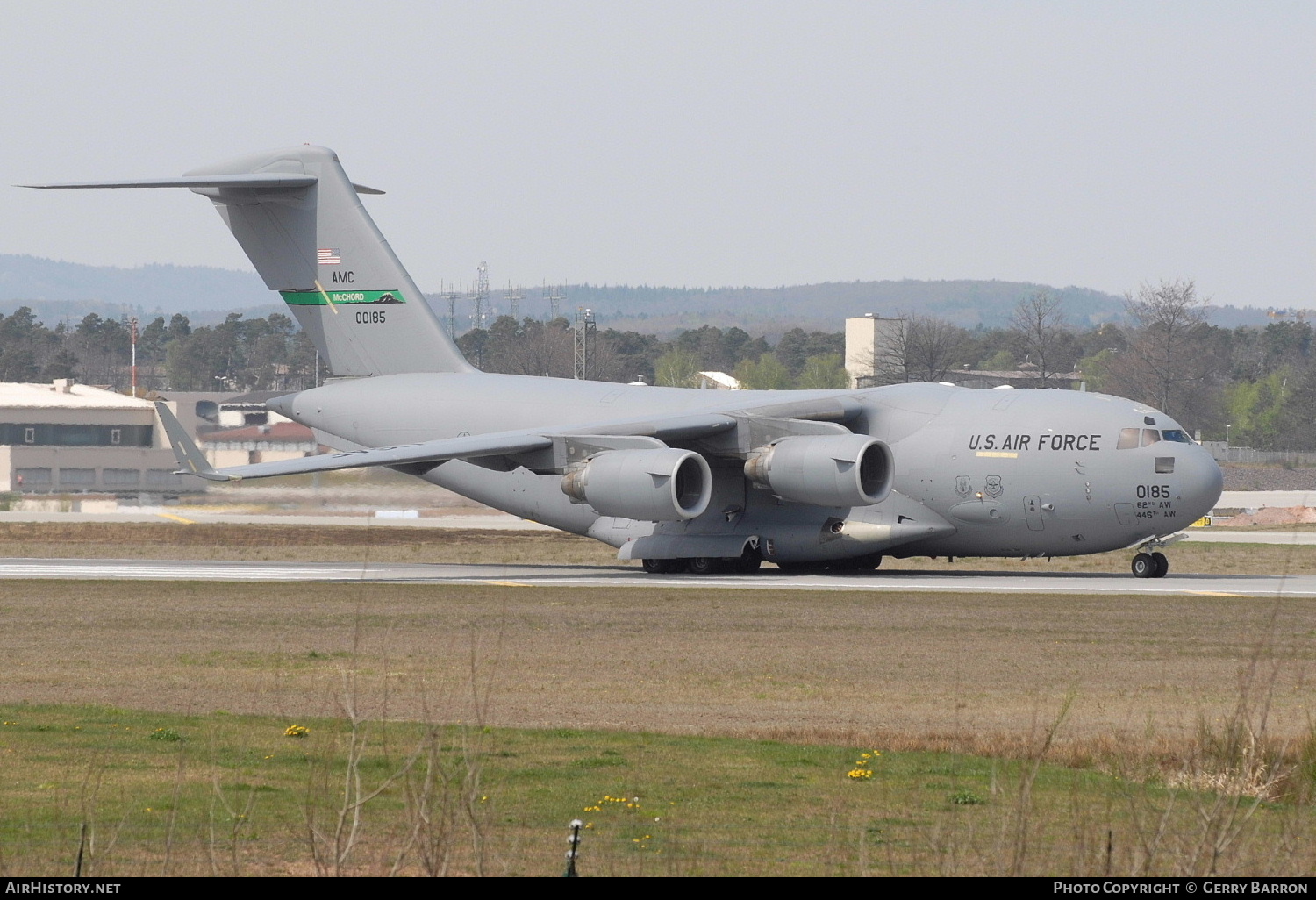Aircraft Photo of 00-0185 / 00185 | Boeing C-17A Globemaster III | USA - Air Force | AirHistory.net #557522