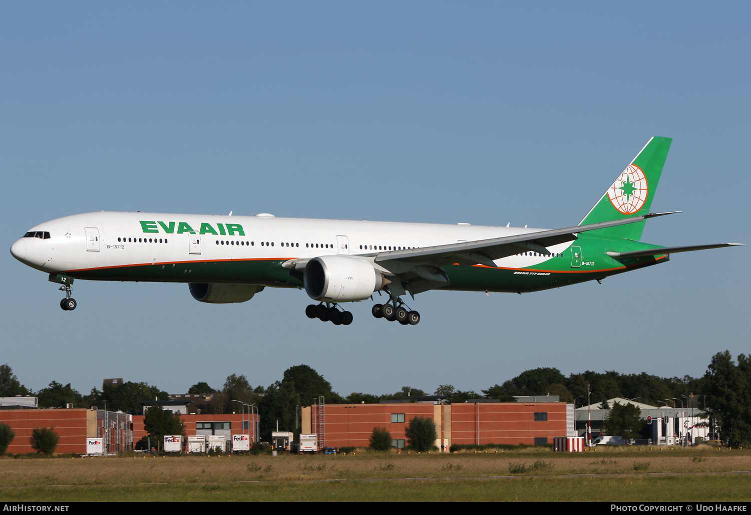 Aircraft Photo of B-16712 | Boeing 777-35E/ER | EVA Air | AirHistory.net #557656