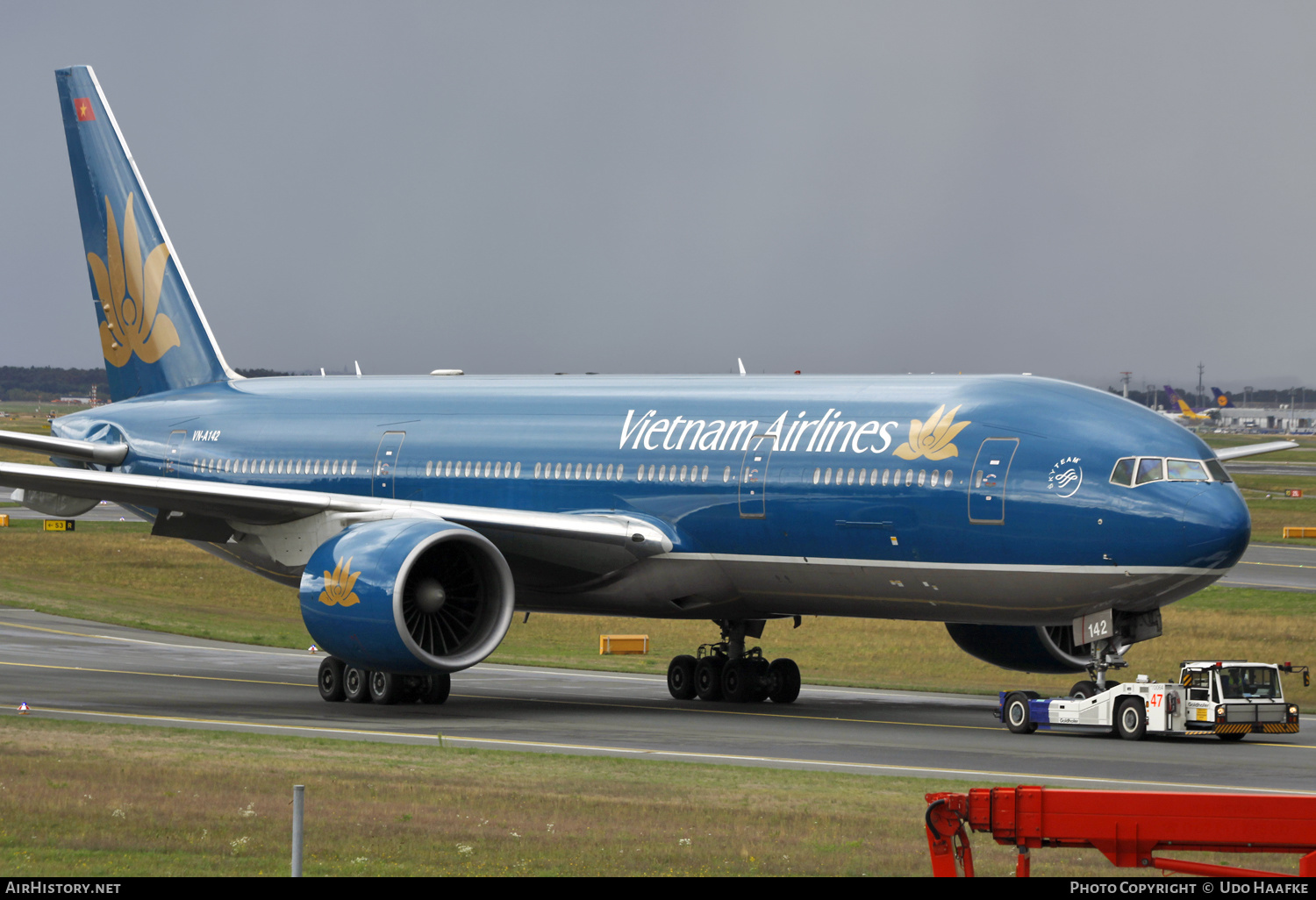 Aircraft Photo of VN-A142 | Boeing 777-2Q8/ER | Vietnam Airlines | AirHistory.net #557668