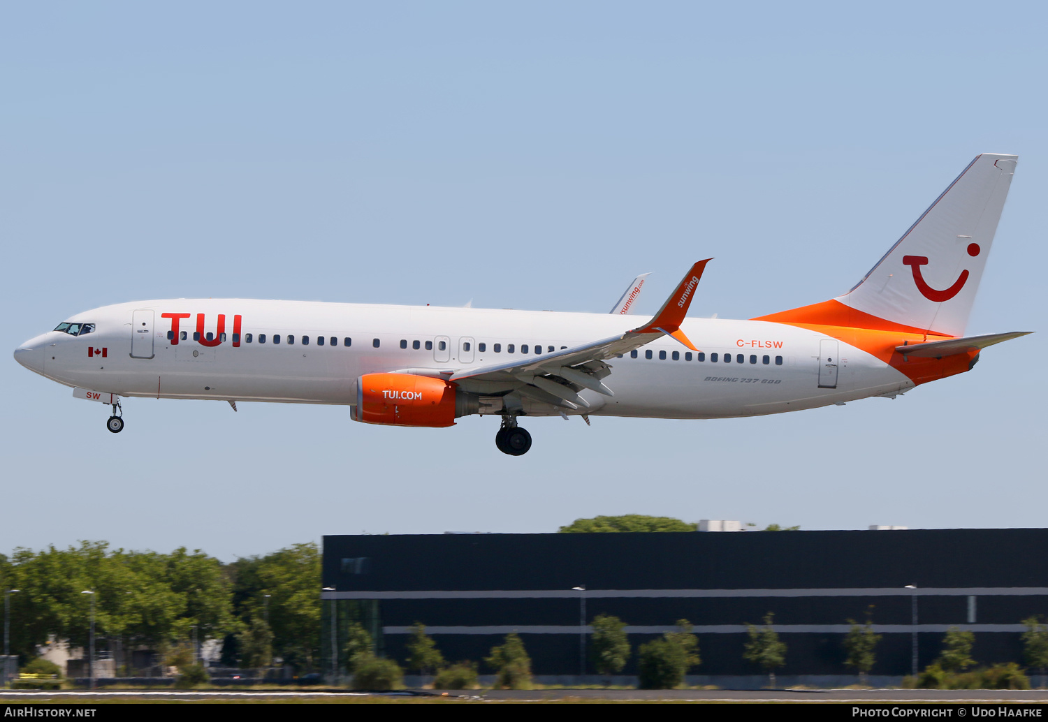 Aircraft Photo of C-FLSW | Boeing 737-8HX | TUI | AirHistory.net #557851