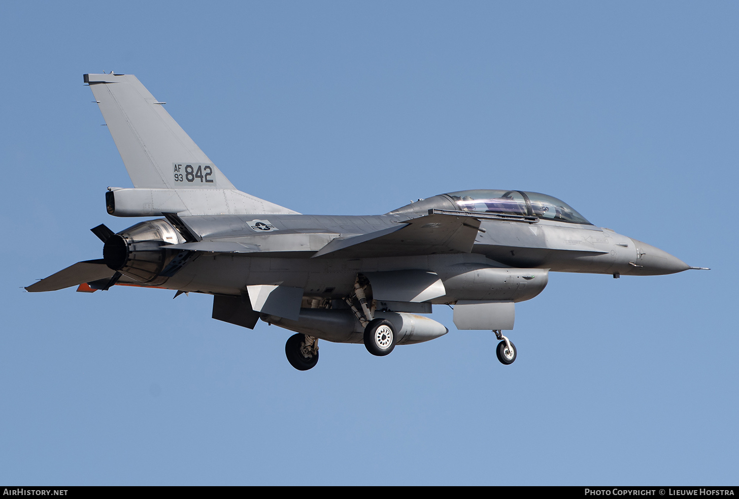 Aircraft Photo of 93-0842 | General Dynamics F-16B Fighting Falcon | USA - Air Force | AirHistory.net #557903