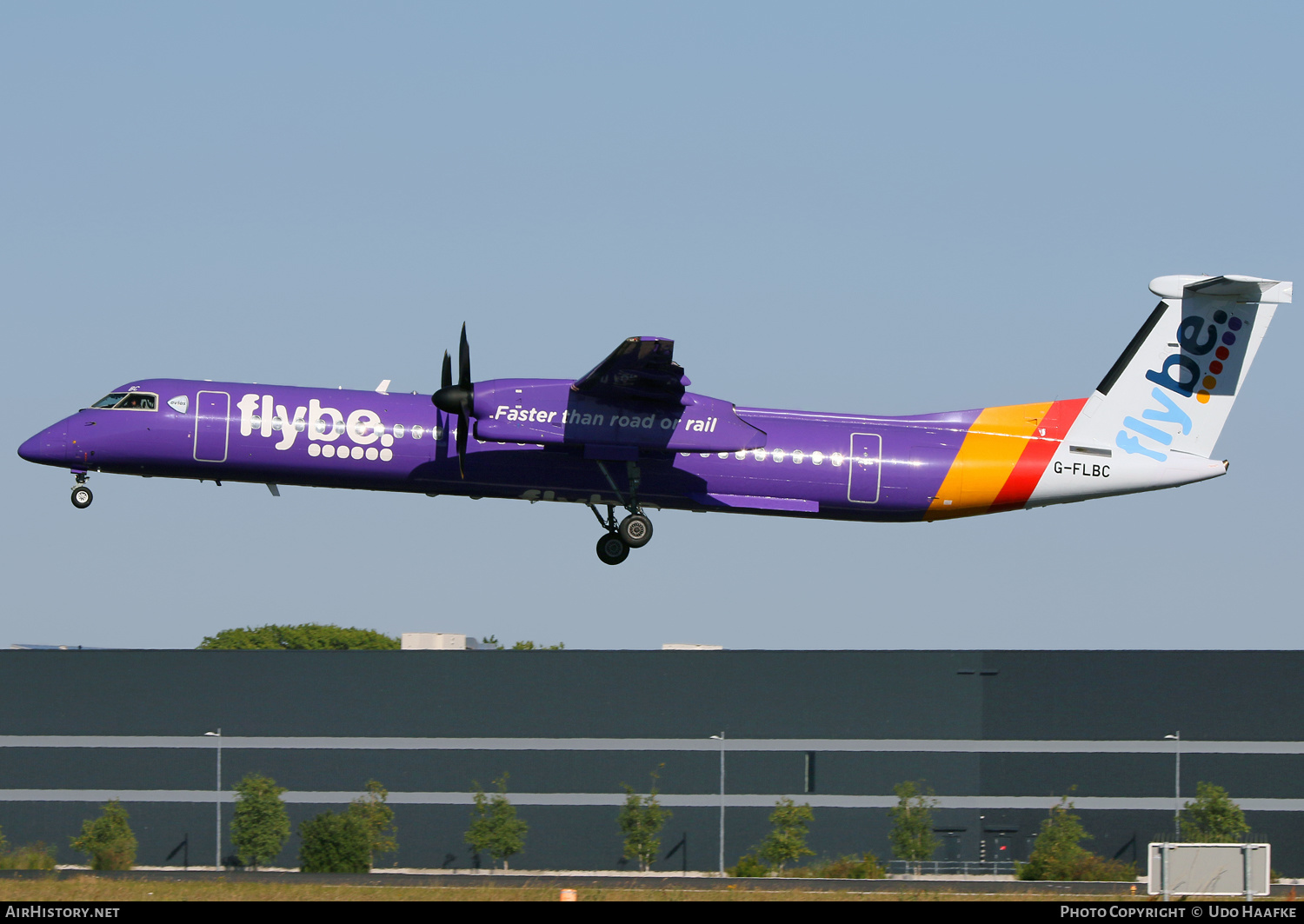 Aircraft Photo of G-FLBC | Bombardier DHC-8-402 Dash 8 | Flybe | AirHistory.net #557910