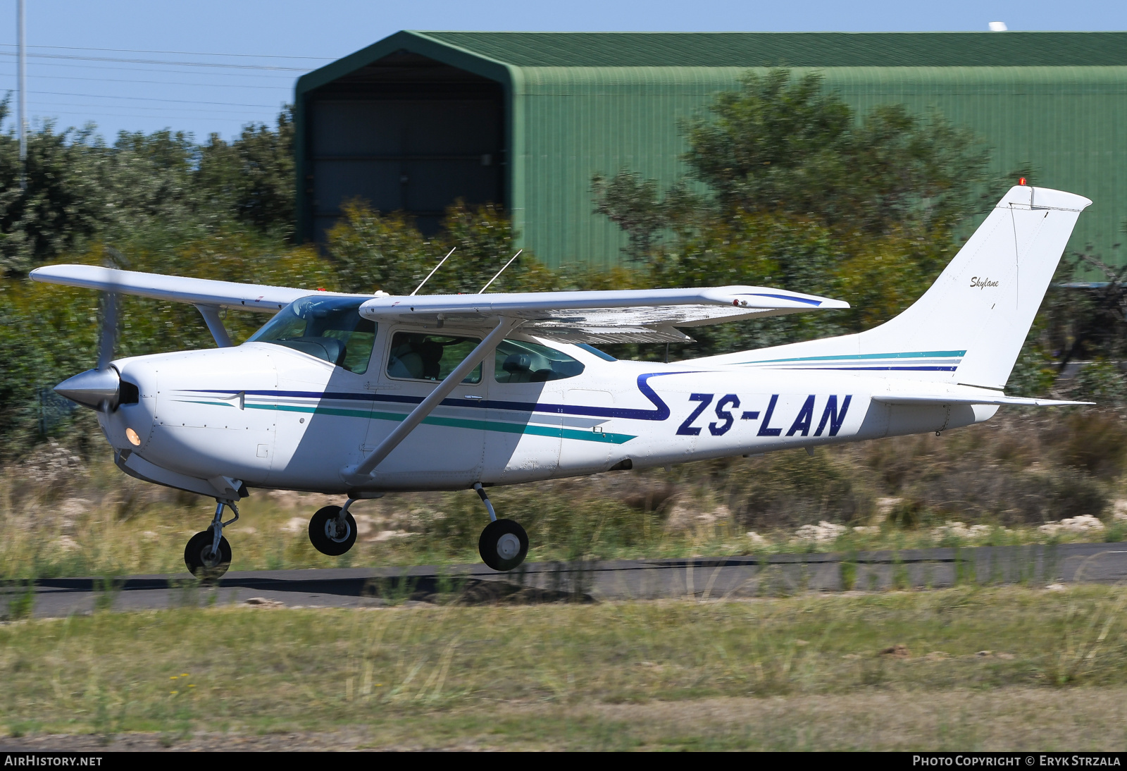 Aircraft Photo of ZS-LAN | Cessna TR182 Turbo Skylane RG | AirHistory.net #558138