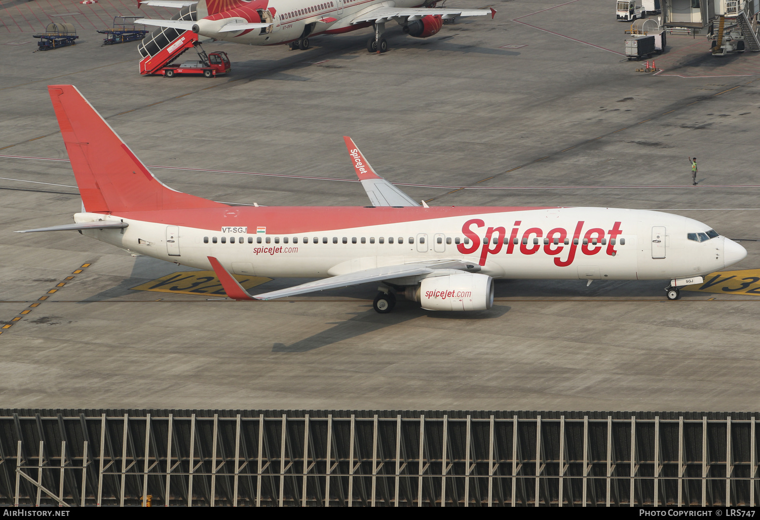 Aircraft Photo of VT-SGJ | Boeing 737-86J | SpiceJet | AirHistory.net #558167