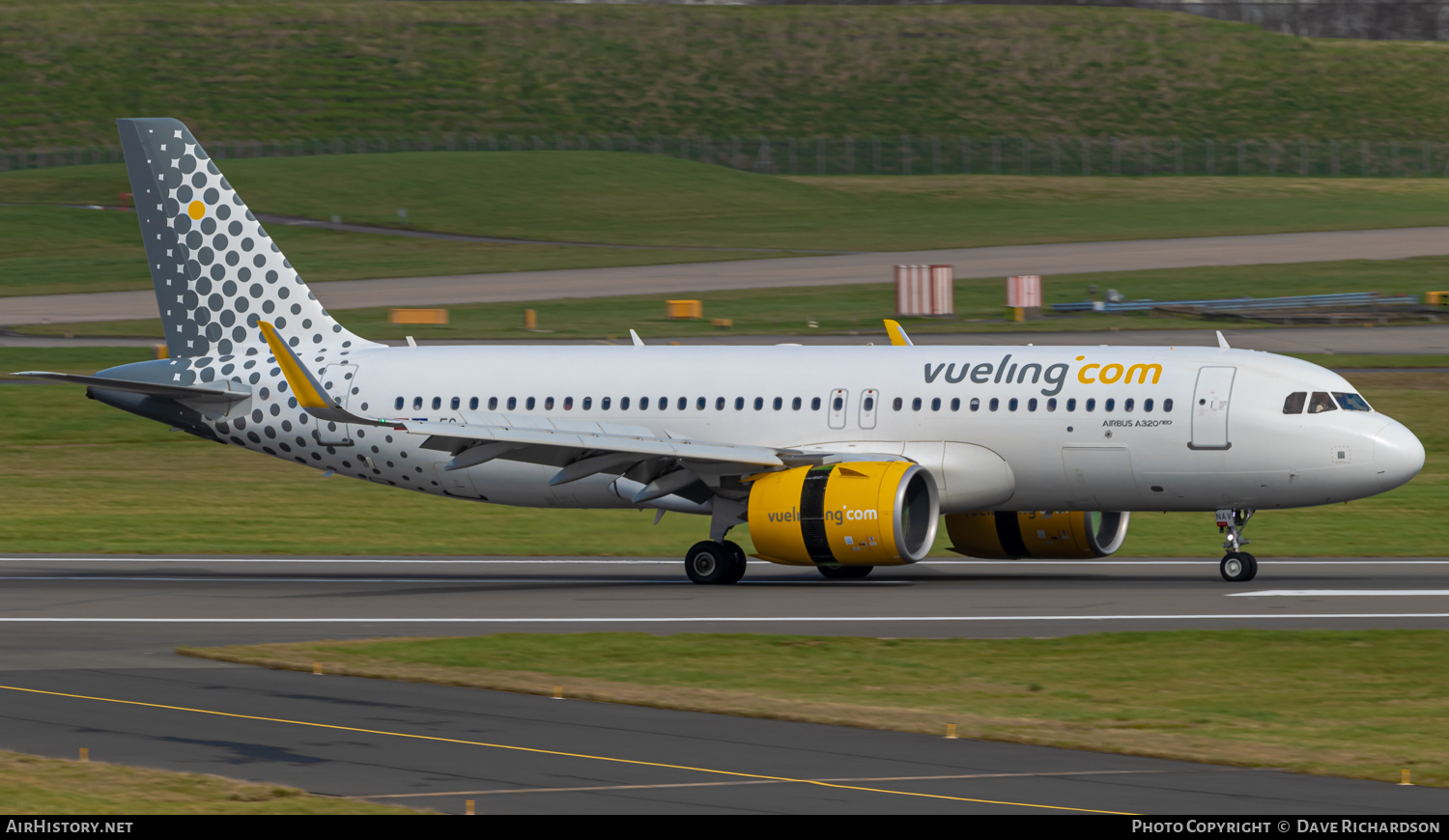 Aircraft Photo of EC-NAV | Airbus A320-271N | Vueling Airlines | AirHistory.net #558315