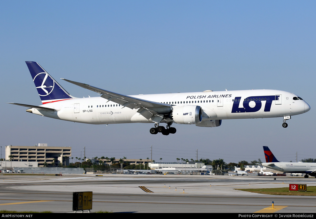 Aircraft Photo of SP-LSG | Boeing 787-9 Dreamliner | LOT Polish Airlines - Polskie Linie Lotnicze | AirHistory.net #558336
