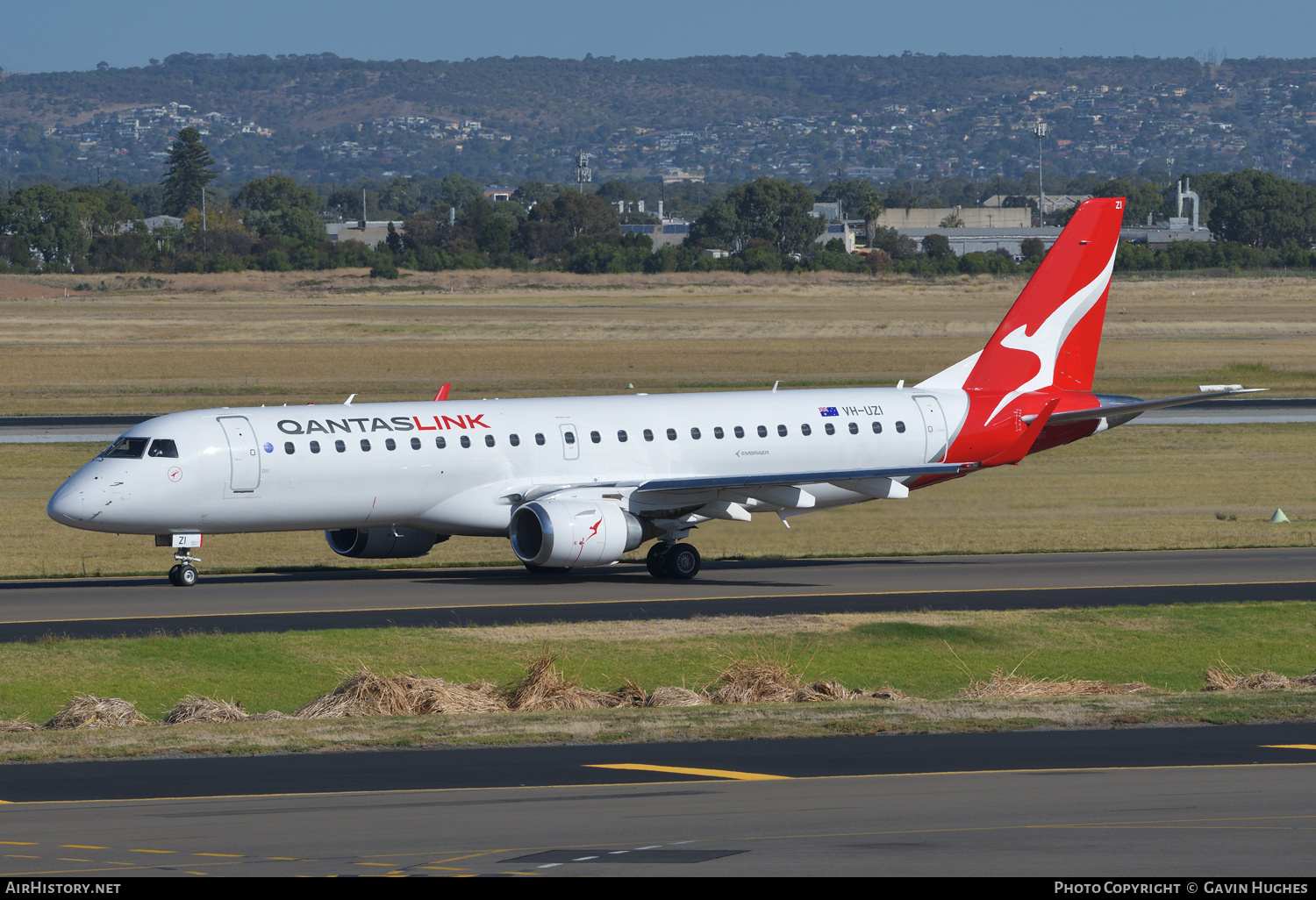 Aircraft Photo of VH-UZI | Embraer 190AR (ERJ-190-100IGW) | QantasLink | AirHistory.net #558462