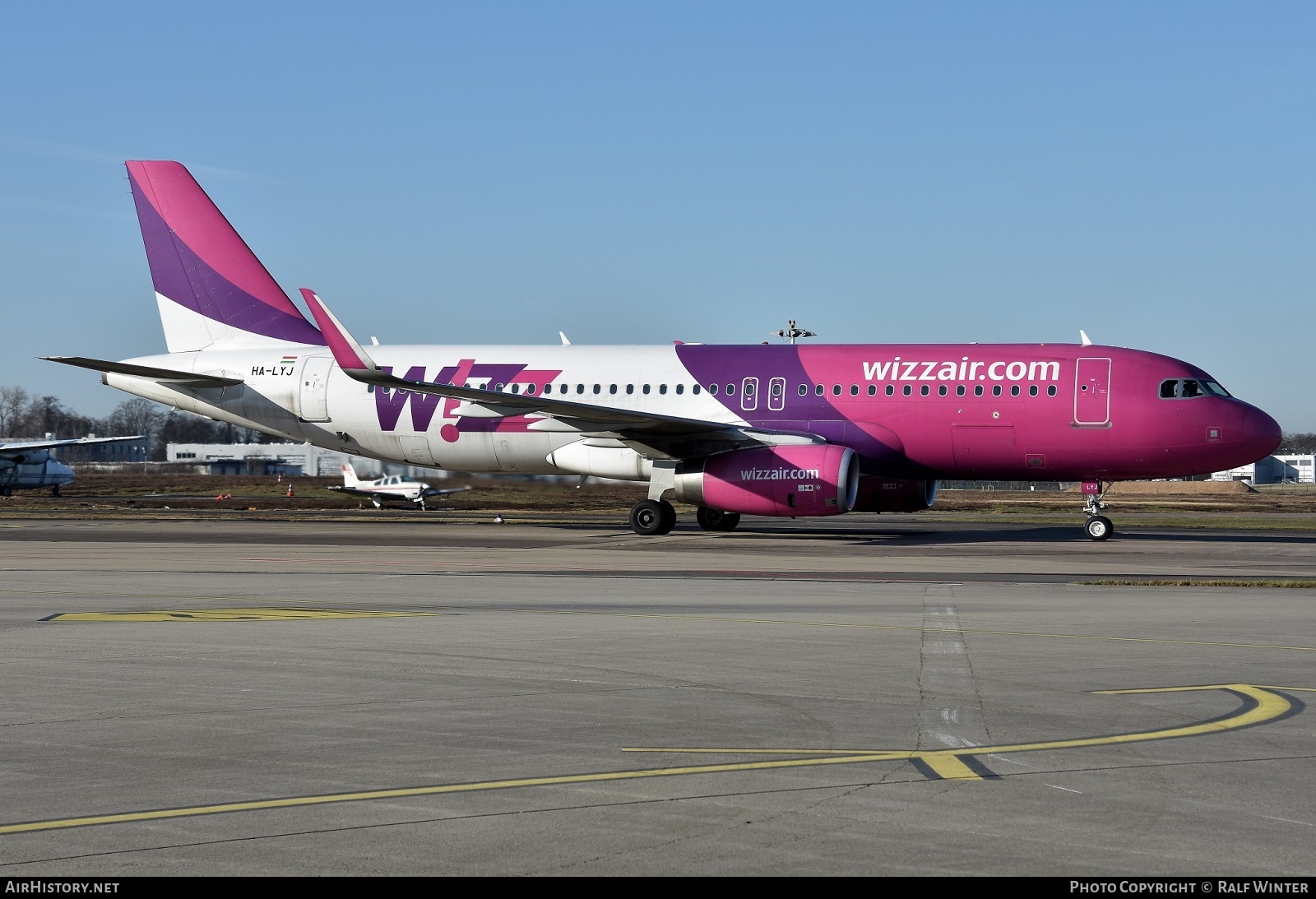 Aircraft Photo of HA-LYJ | Airbus A320-232 | Wizz Air | AirHistory.net #558494