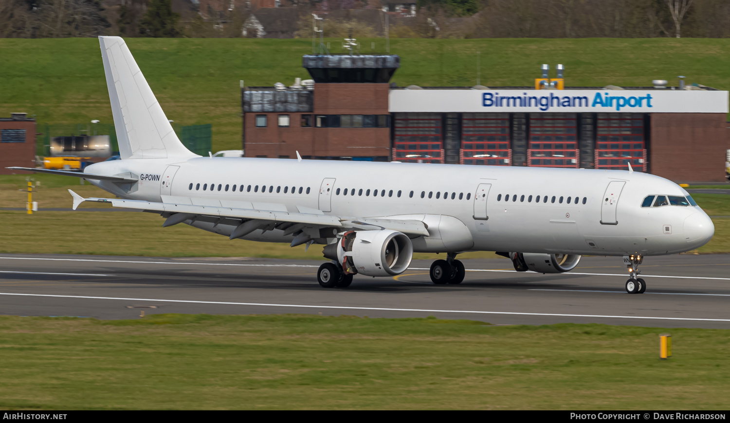 Aircraft Photo of G-POWN | Airbus A321-211 | AirHistory.net #558568