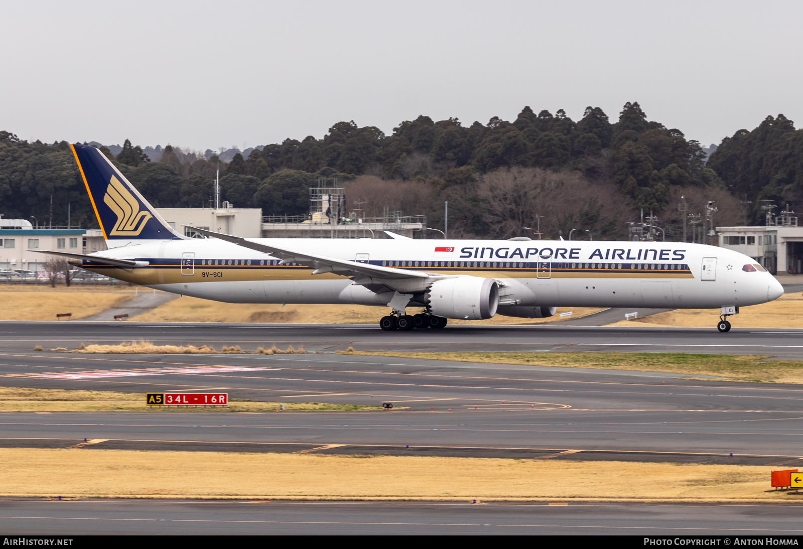 Aircraft Photo of 9V-SCI | Boeing 787-10 Dreamliner | Singapore Airlines | AirHistory.net #558586