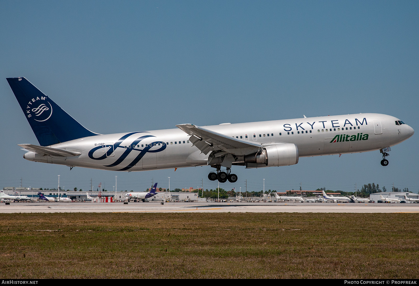 Aircraft Photo of EI-DBP | Boeing 767-35H/ER | Alitalia | AirHistory.net #558621