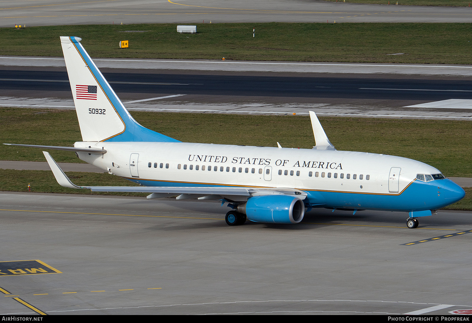 Aircraft Photo of 05-0932 / 50932 | Boeing C-40C | USA - Air Force | AirHistory.net #558637