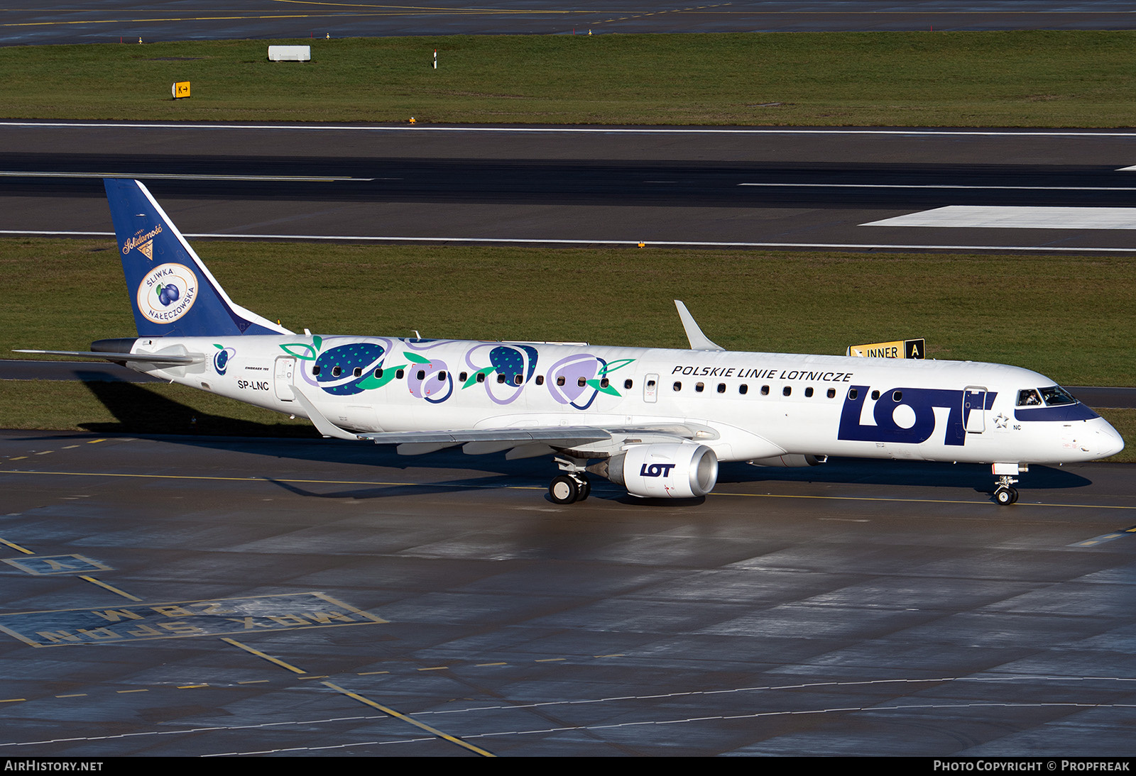 Aircraft Photo of SP-LNC | Embraer 195LR (ERJ-190-200LR) | LOT Polish Airlines - Polskie Linie Lotnicze | AirHistory.net #558639