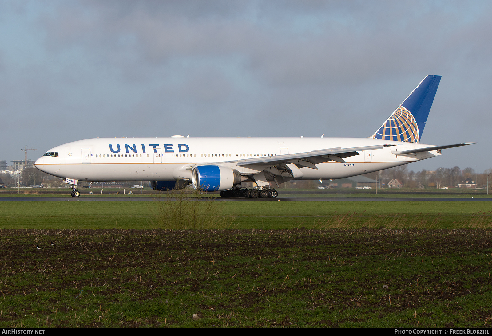 Aircraft Photo of N799UA | Boeing 777-222/ER | United Airlines | AirHistory.net #558764