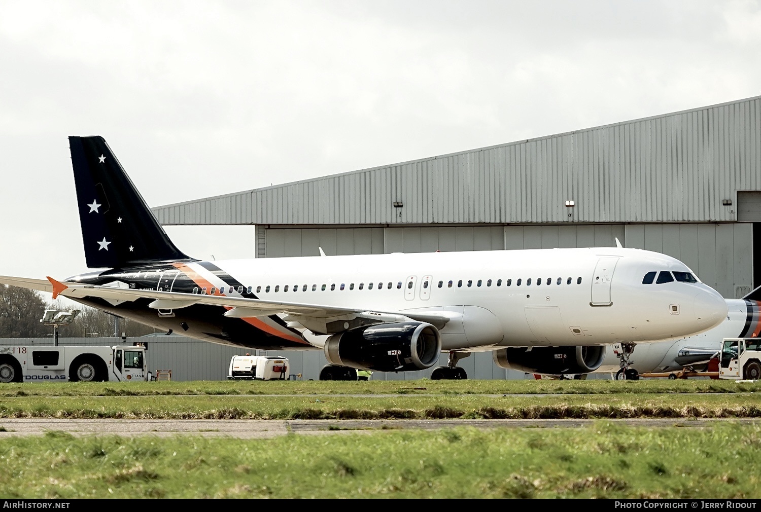 Aircraft Photo of G-POWM | Airbus A320-232 | Titan Airways | AirHistory.net #558797