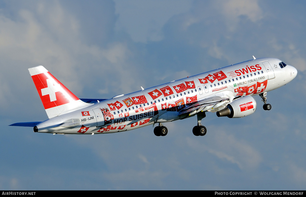 Aircraft Photo of HB-IJM | Airbus A320-214 | Swiss International Air Lines | AirHistory.net #558801