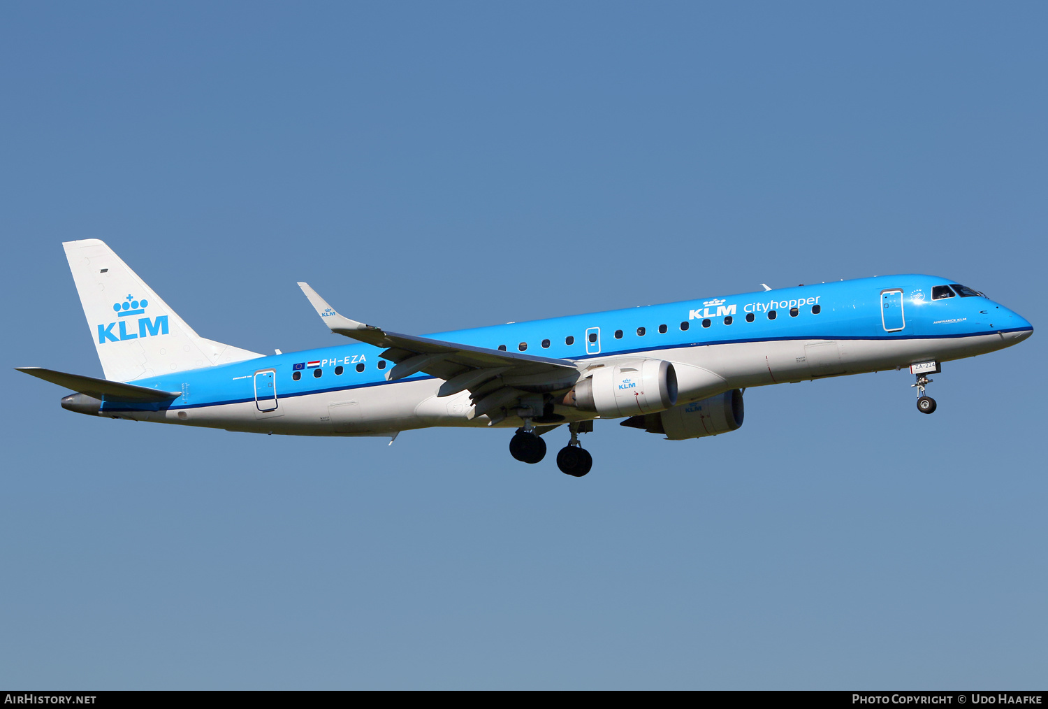 Aircraft Photo of PH-EZA | Embraer 190STD (ERJ-190-100STD) | KLM Cityhopper | AirHistory.net #558955