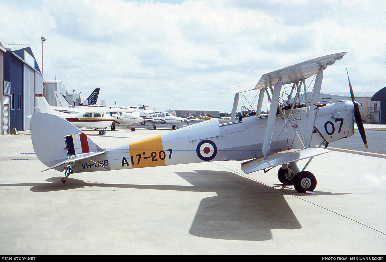 Aircraft Photo of VH-USB / A17-207 | De Havilland D.H. 82A Tiger Moth | Australia - Air Force | AirHistory.net #558987