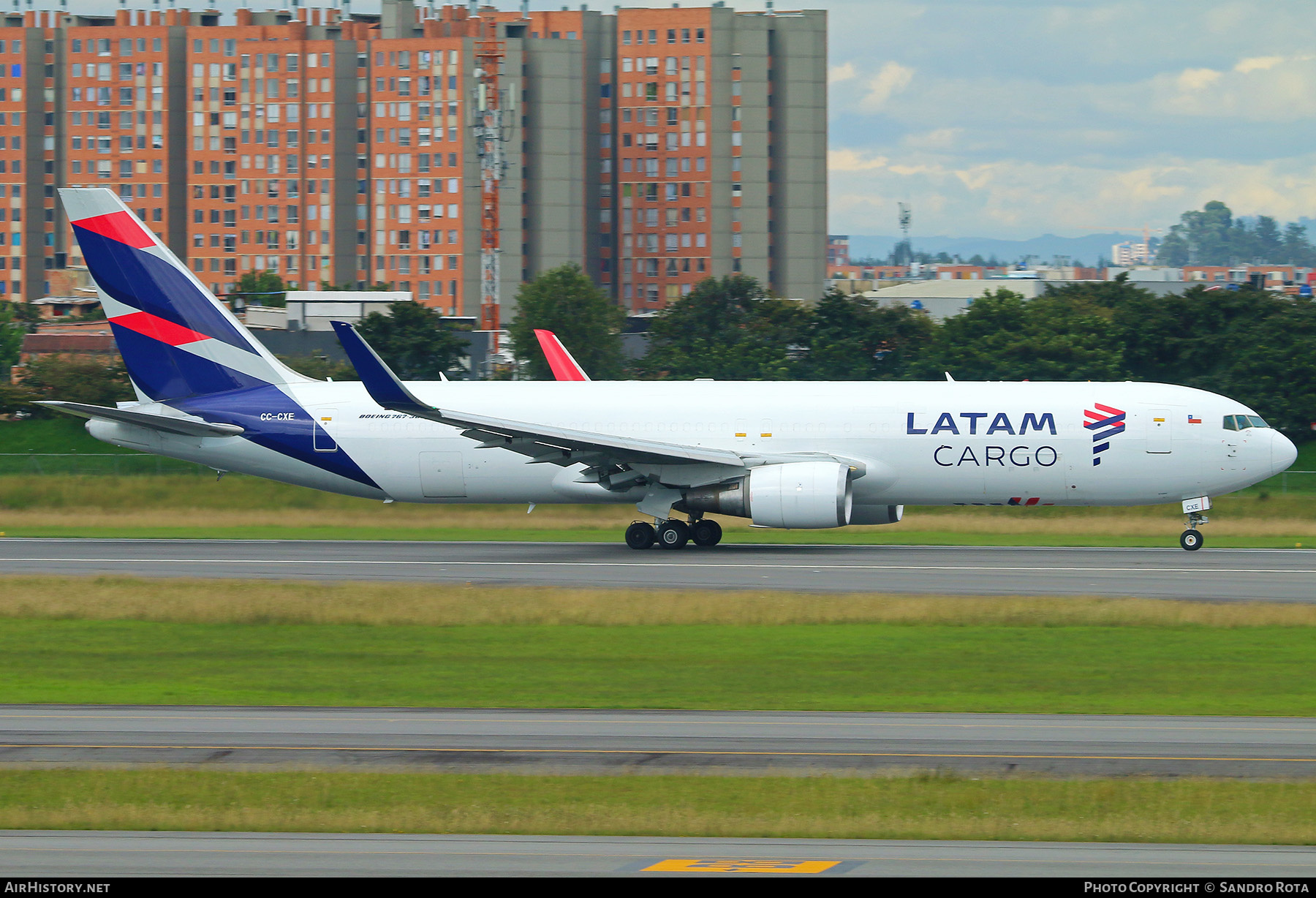Aircraft Photo of CC-CXE | Boeing 767-316/ER(BCF) | LATAM Cargo | AirHistory.net #559063