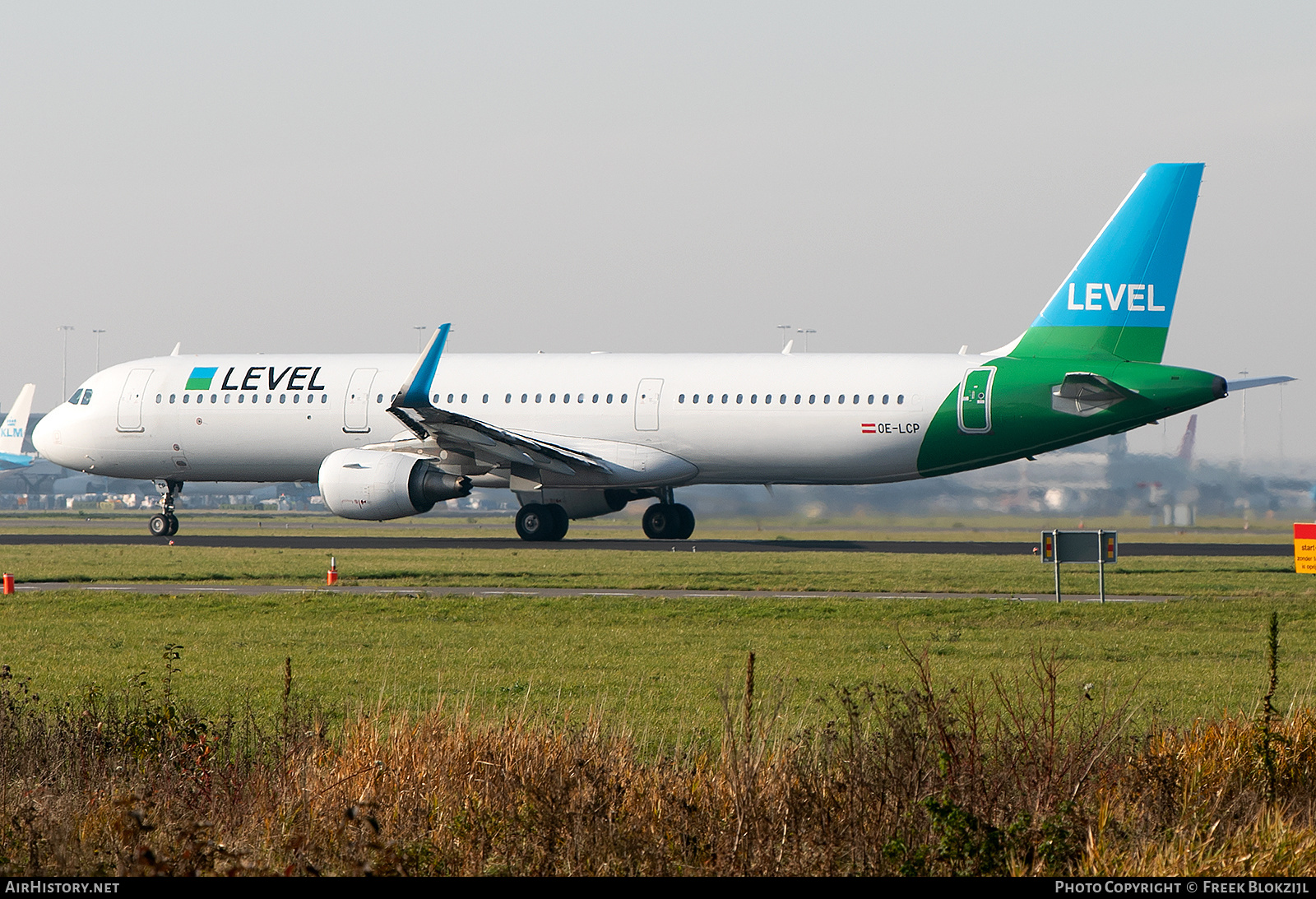 Aircraft Photo of OE-LCP | Airbus A321-211 | Level | AirHistory.net #559077