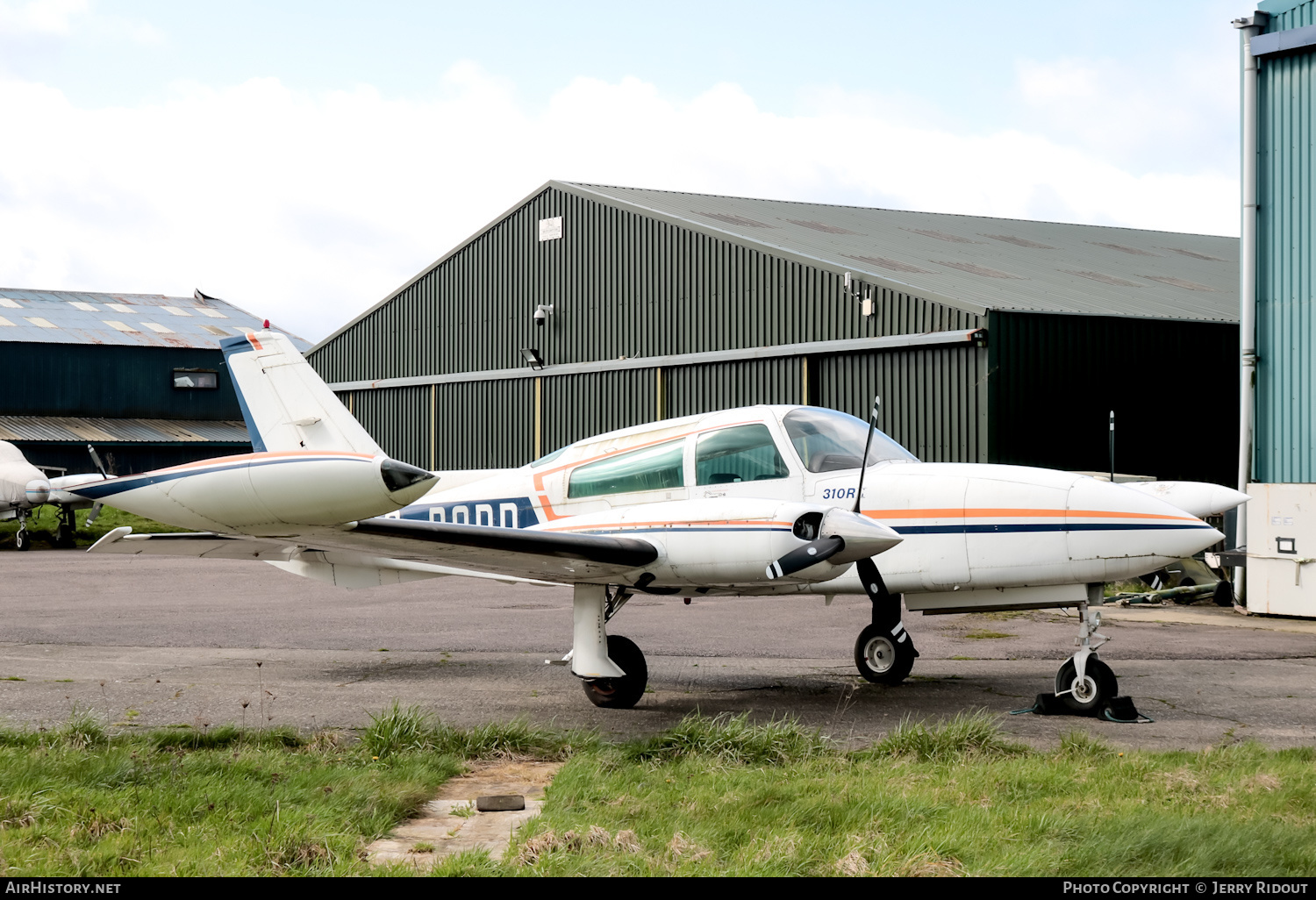 Aircraft Photo of G-RODD | Cessna 310R | AirHistory.net #559116