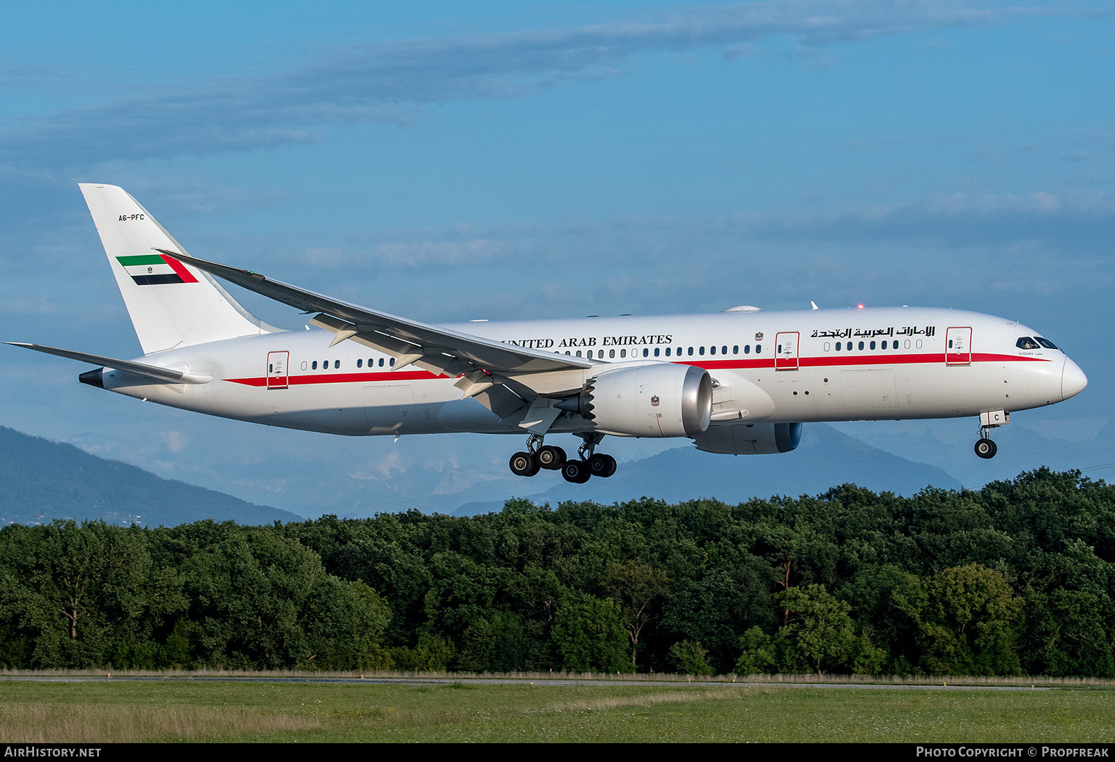 Aircraft Photo of A6-PFC | Boeing 787-8 Dreamliner | United Arab Emirates Emiri Flight | AirHistory.net #559255