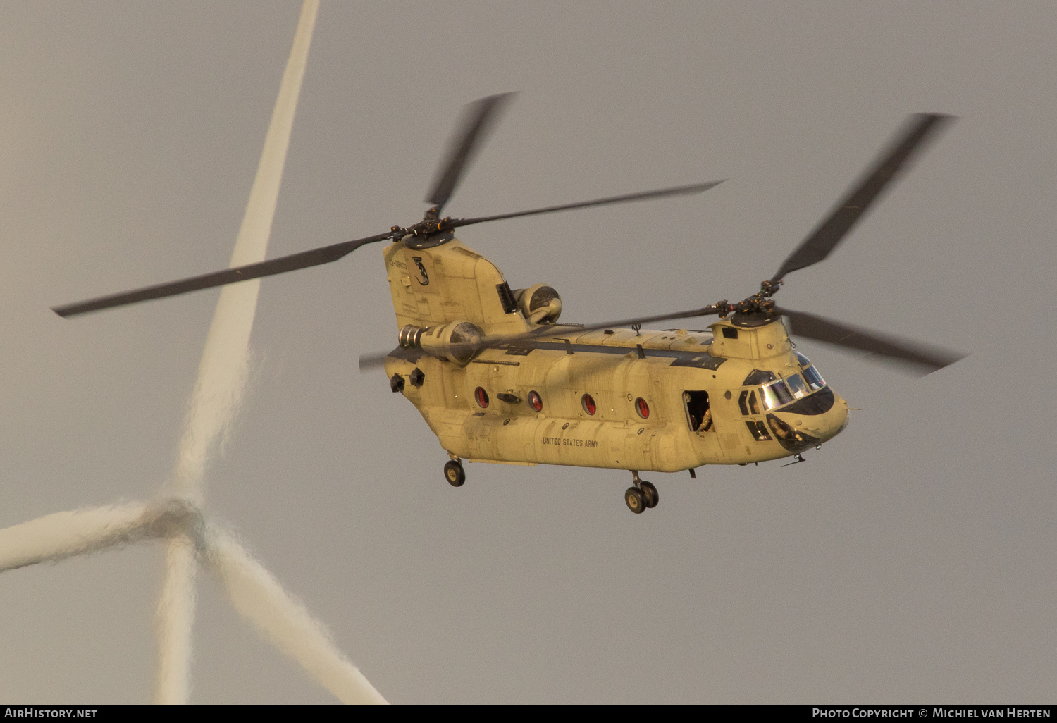 Aircraft Photo of 13-8433 / 13-08433 | Boeing CH-47F Chinook (414) | USA - Army | AirHistory.net #559464