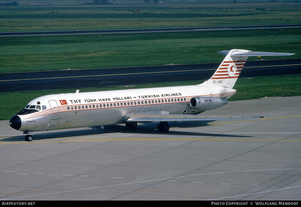 Aircraft Photo of TC-JAE | McDonnell Douglas DC-9-32 | THY Türk Hava Yolları - Turkish Airlines | AirHistory.net #559476