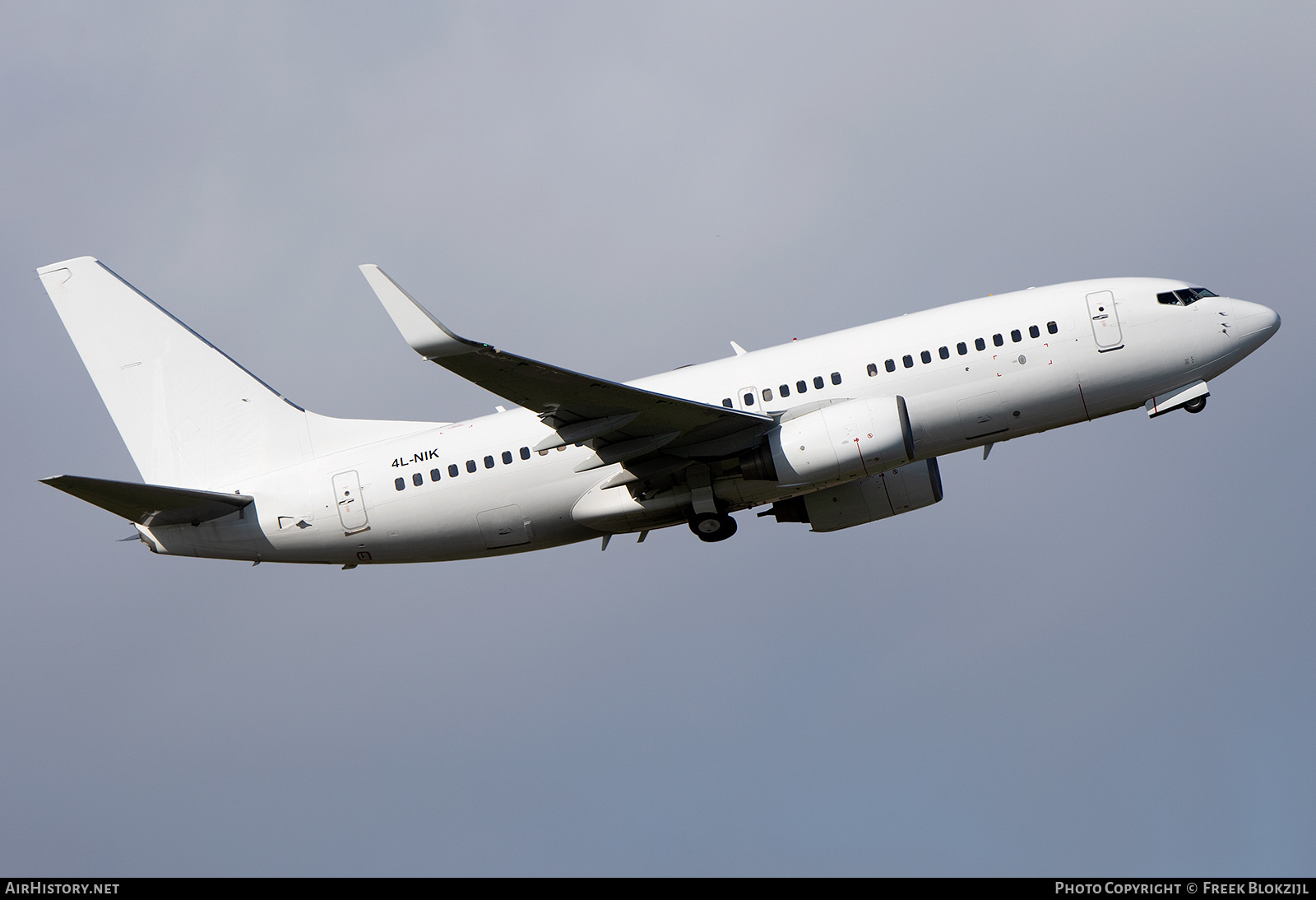 Aircraft Photo of 4L-NIK | Boeing 737-783 | AirHistory.net #559501