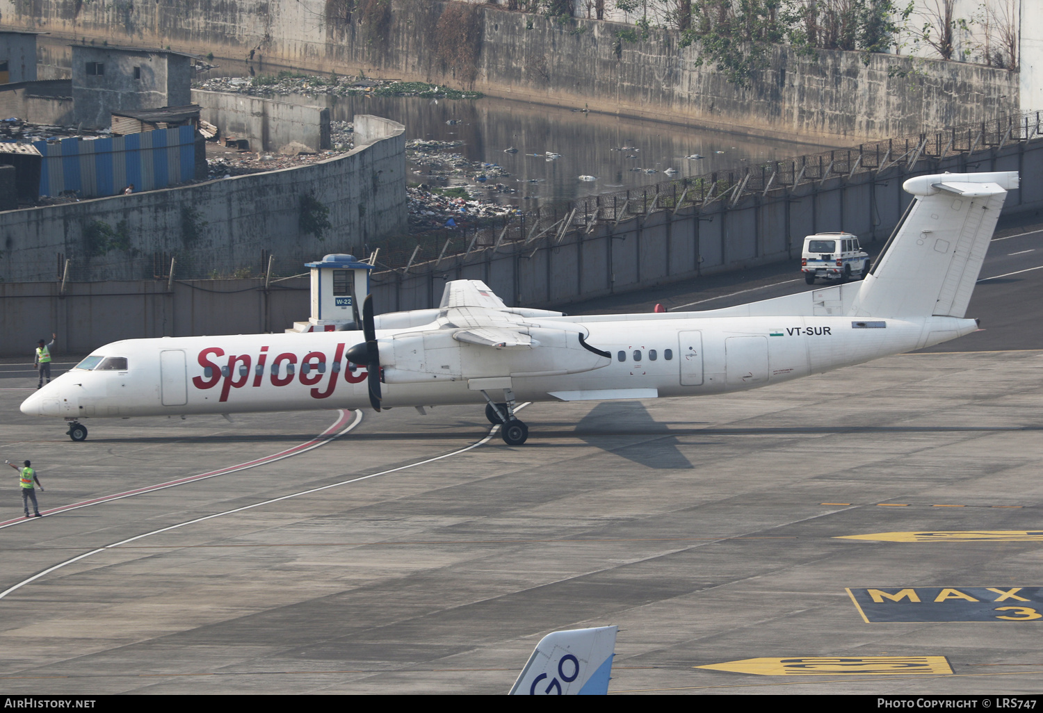 Aircraft Photo of VT-SUR | Bombardier DHC-8-402 Dash 8 | SpiceJet | AirHistory.net #559556