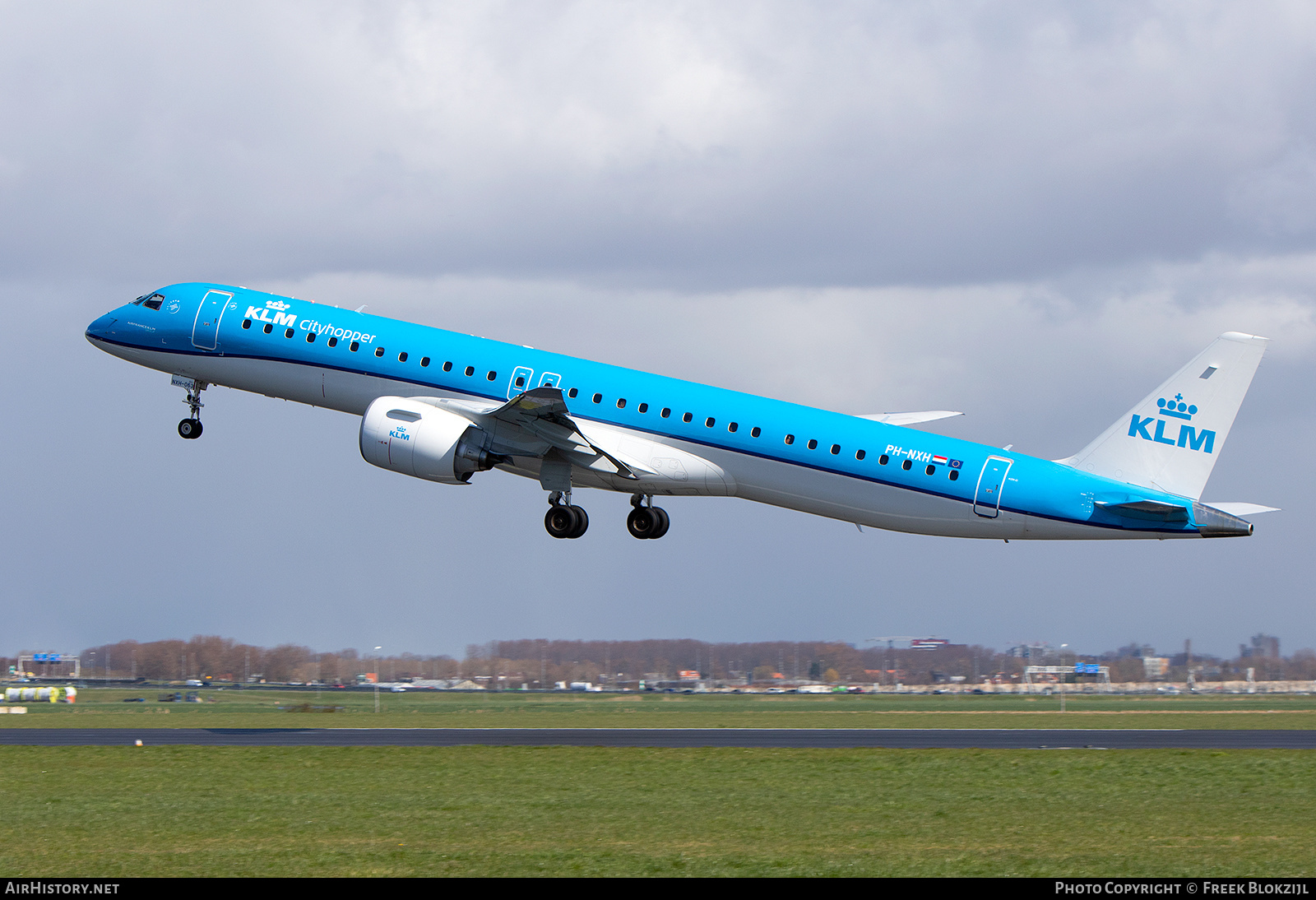 Aircraft Photo of PH-NXH | Embraer 195-E2 (ERJ-190-400) | KLM Cityhopper | AirHistory.net #559716