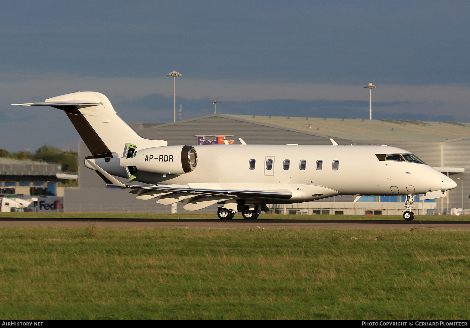 Aircraft Photo of AP-RDR | Bombardier Challenger 350 (BD-100-1A10) | AirHistory.net #559749