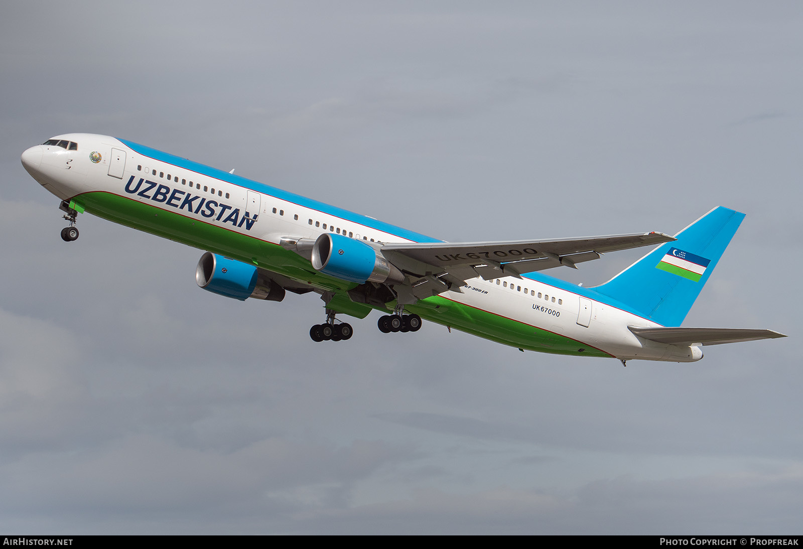 Aircraft Photo of UK67000 | Boeing 767-33P/ER | Uzbekistan - Government | AirHistory.net #559865