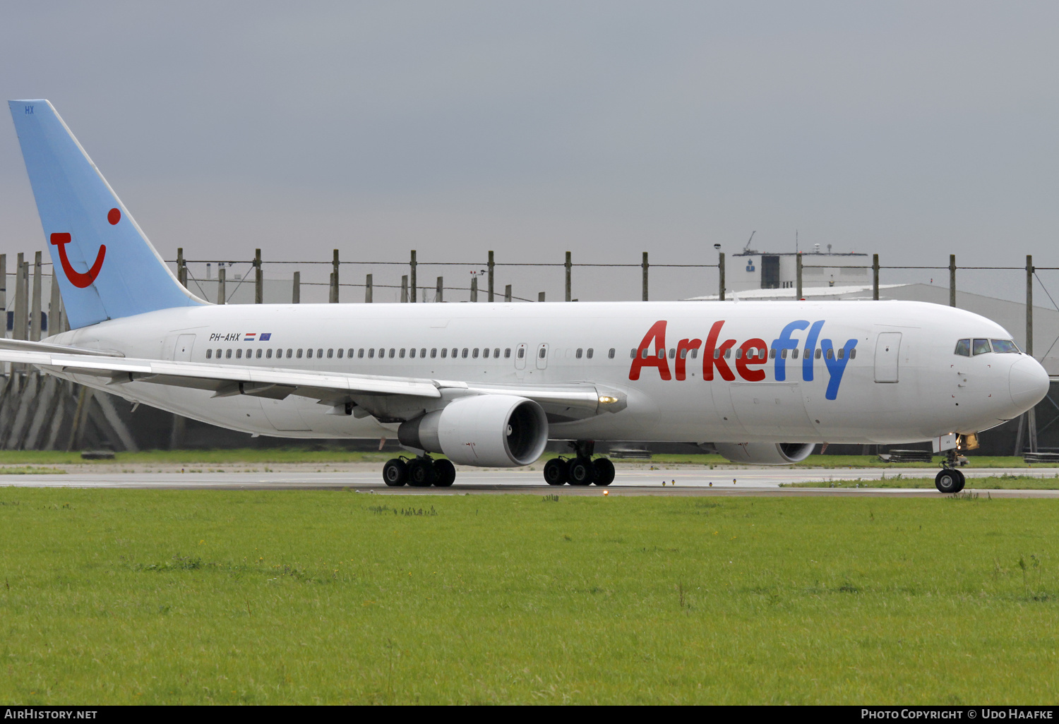 Aircraft Photo of PH-AHX | Boeing 767-383/ER | ArkeFly | AirHistory.net #560155