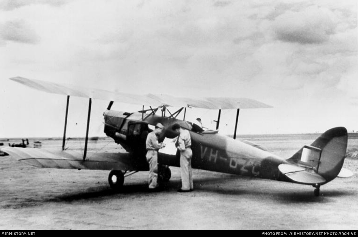 Aircraft Photo of VH-UZC | De Havilland D.H. 83 Fox Moth | AirHistory.net #560221